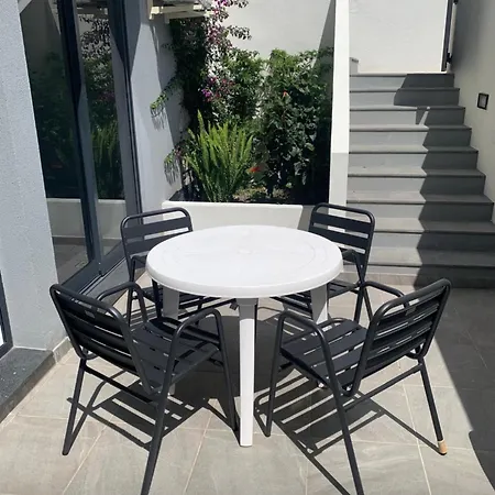 - Bouganvilla Funchal (Madeira)