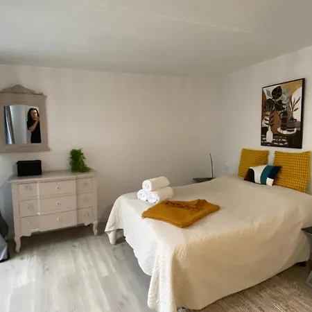 - Bouganvilla Lägenhet
