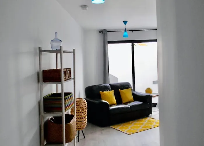 - Bouganvilla * Funchal (Madeira)